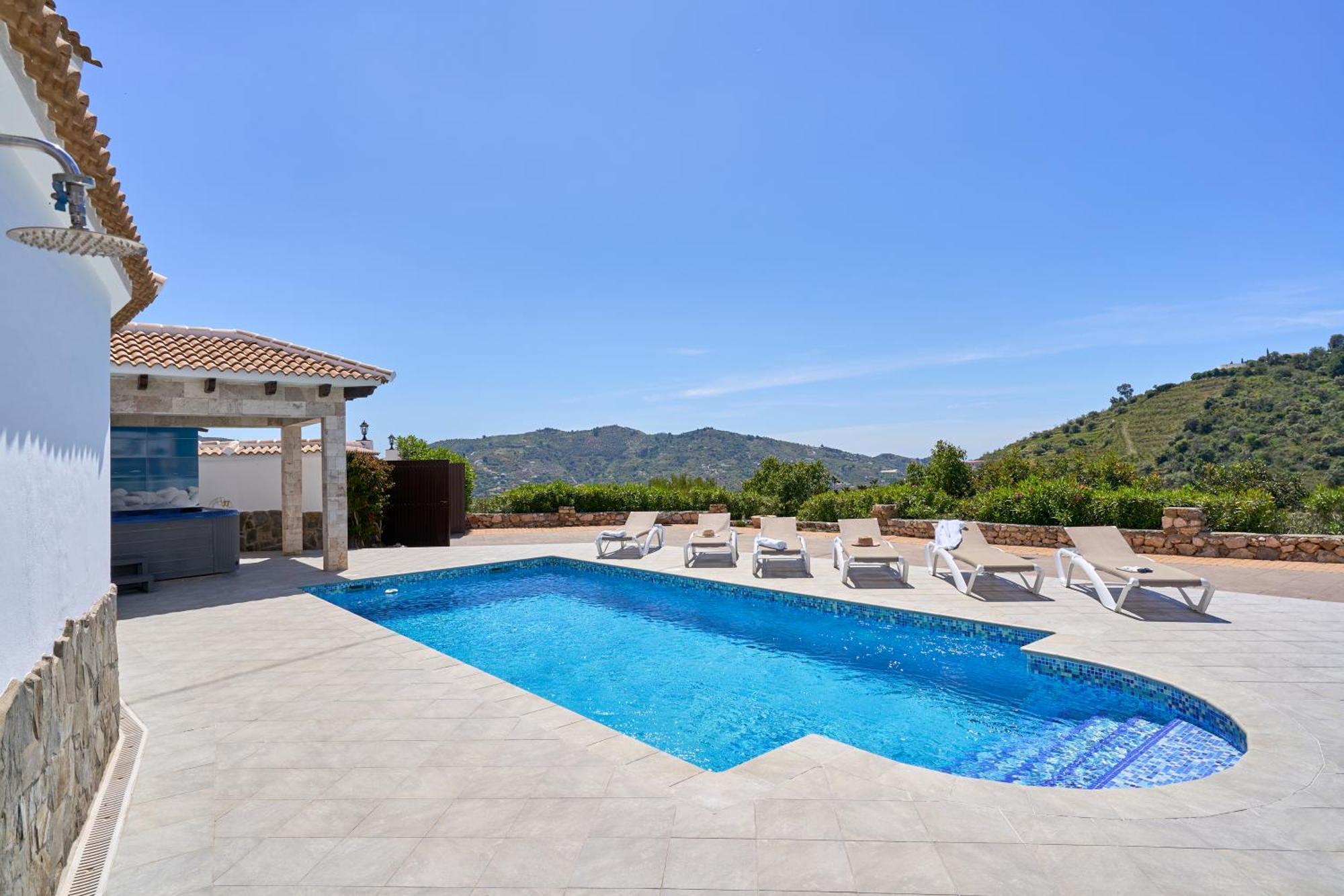 Villa Javier En Sayalonga Bagian luar foto